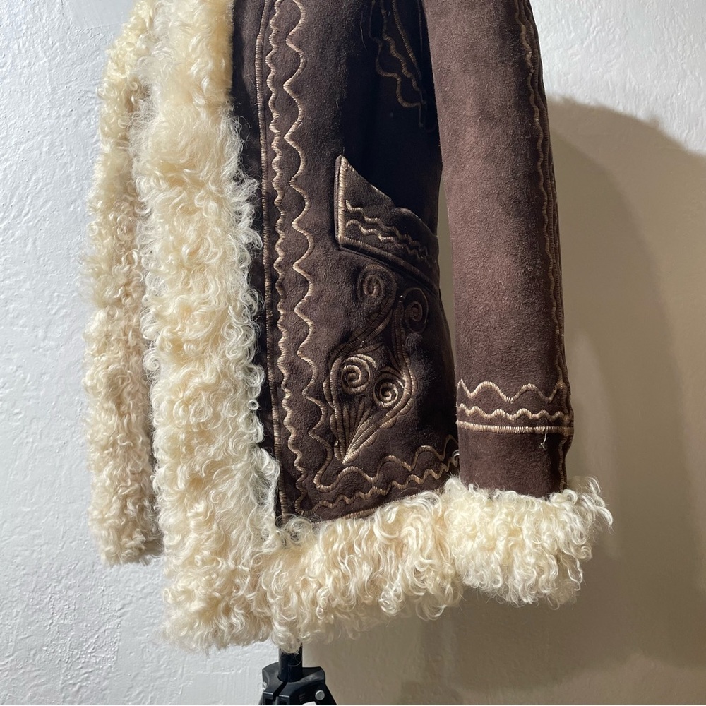 Vtg Afghan curly lamb wool shearling embroidered suede coat penny lane Mongolian - Picture 6 of 16